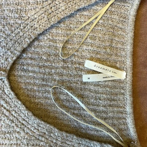 Sweater - Picture 3 of 4